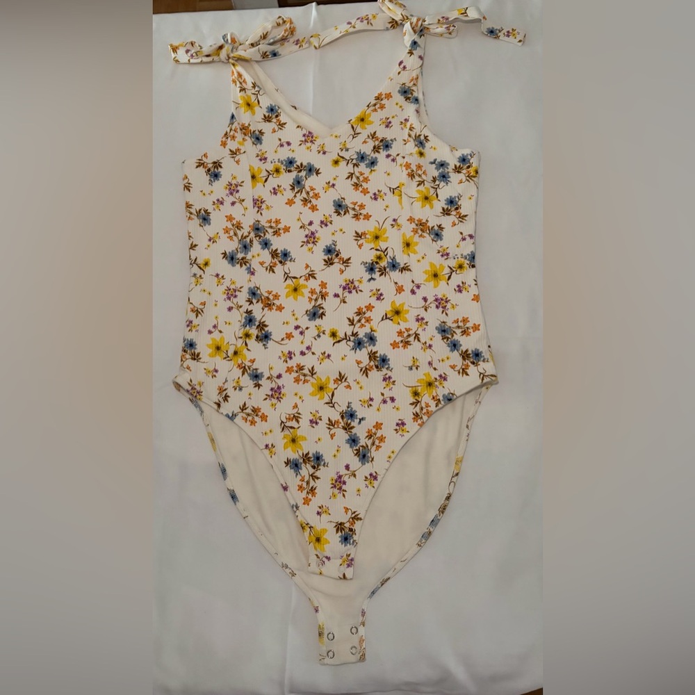 Old Navy Beige with Blue and Yellow Florals Bodysuit